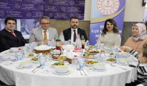 Maarifin Kalbinde Ramazan İftarı