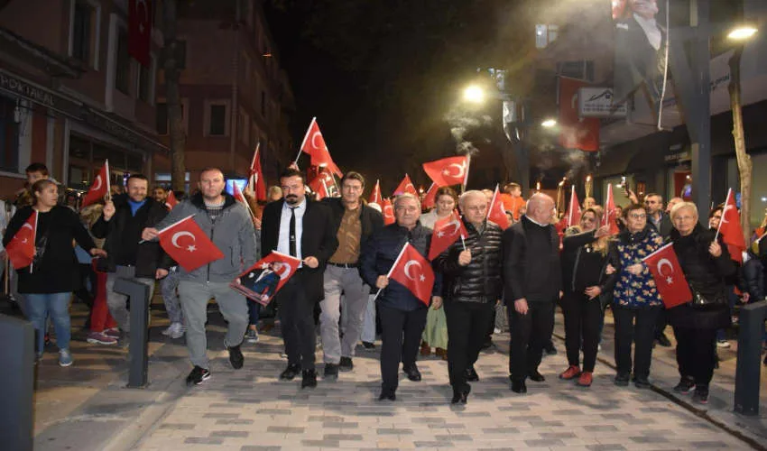 YAŞASIN BAĞIMSIZLIK, YAŞASIN ÖZGÜRLÜK