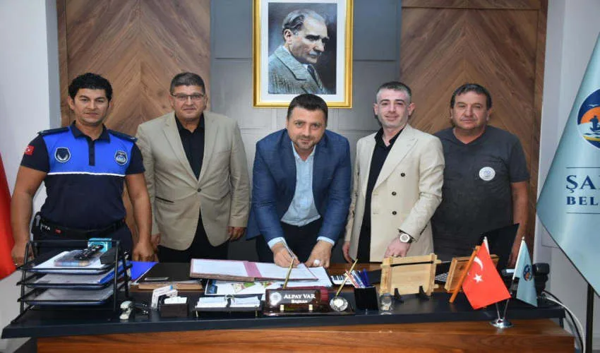 EMEKÇİLERİMİZİN YANINDAYIZ ONLARLA OMUZ OMUZAYIZ