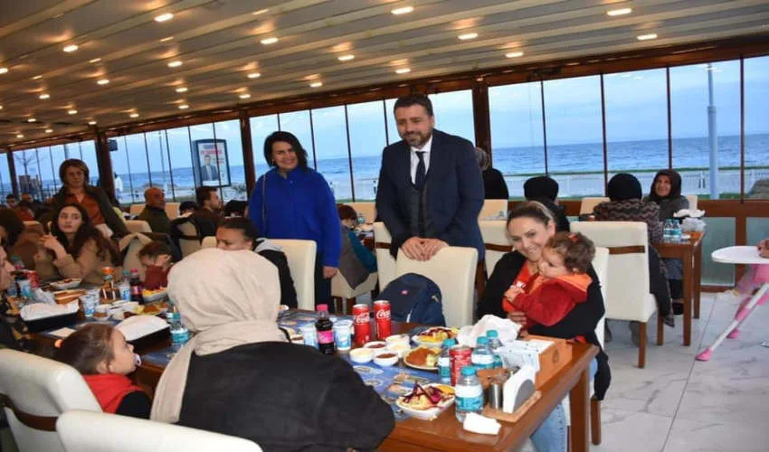 SADECE ACILARIMIZI DEĞİL SOFRAMIZI DA PAYLAŞIYORUZ